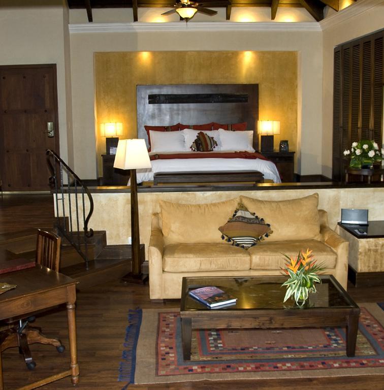 Hotel La Reunion Golf Resort And Residences Antigua Room photo